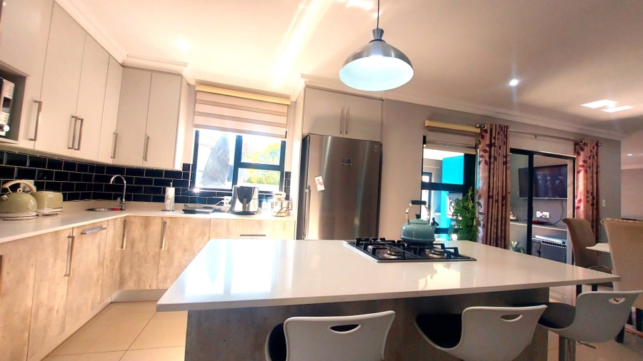 4 Bedroom Property for Sale in Melodie North West
